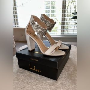 Lulus 7.5 strapped ankle cream heels